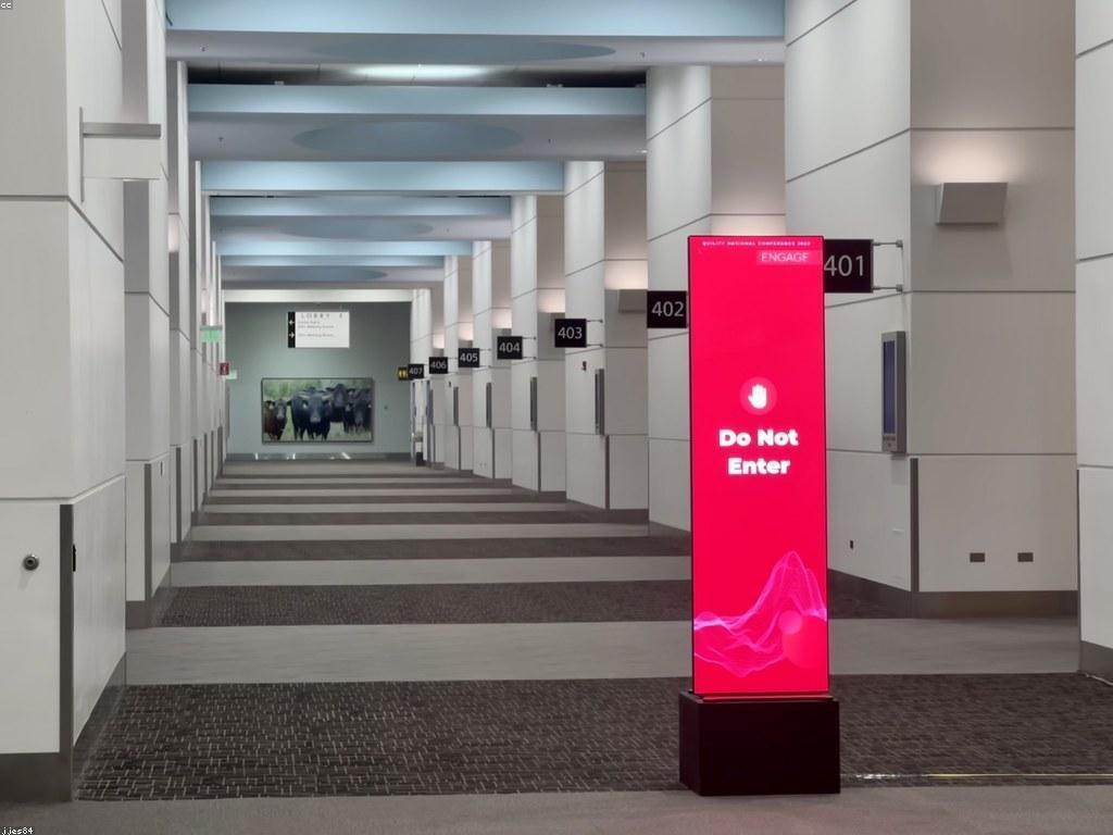 សេវាកម្ម និងការទទួលបាន