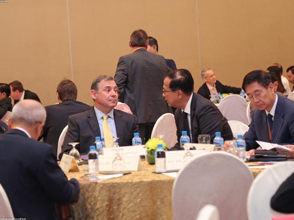 ការប្រកួត និងអាទិភាព: អ្វីដែលអ្នកត្រូវការយល់ដឹង